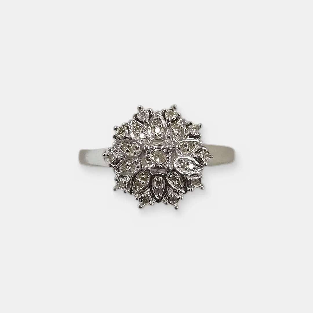 Серебряное кольцо с бриллиантами