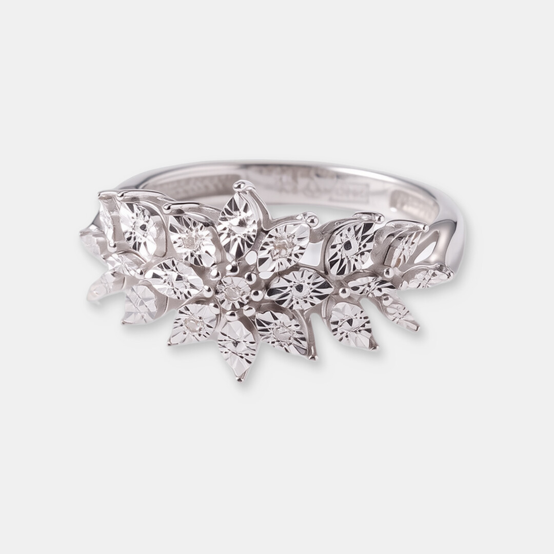 Серебряное кольцо с бриллиантами