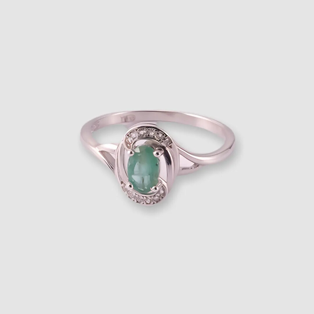 Серебряное кольцо с изумрудом
