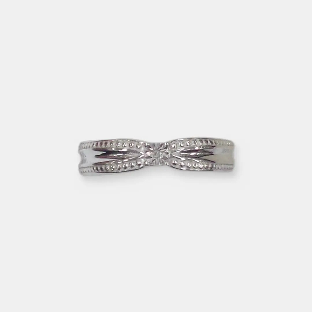 Серебряное кольцо с бриллиантом