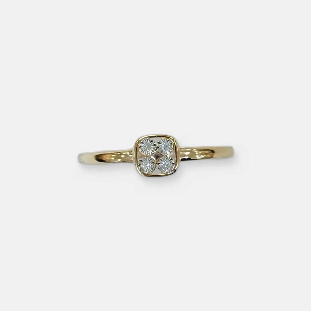 Серебряное кольцо с бриллиантами