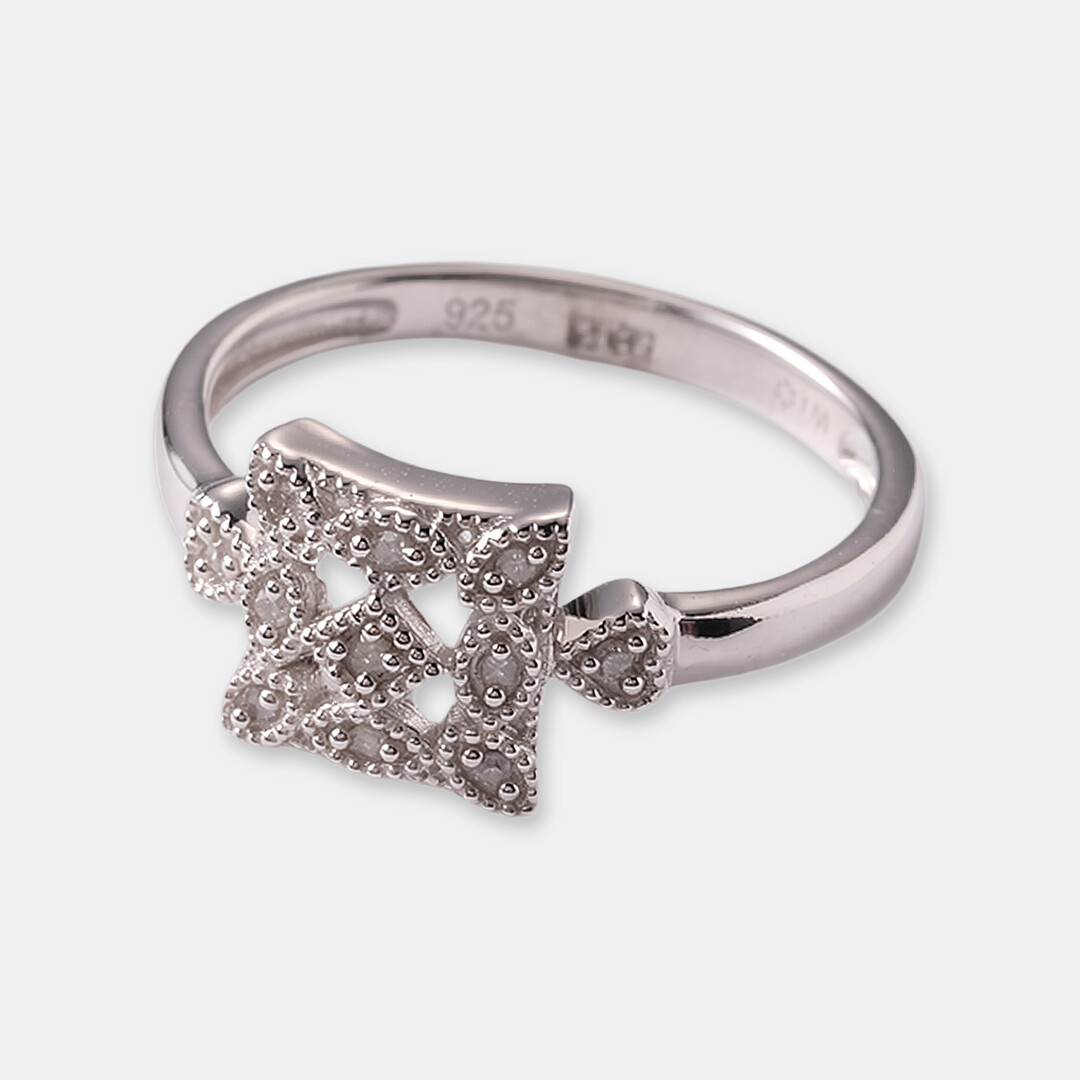 Серебряное кольцо с бриллиантами