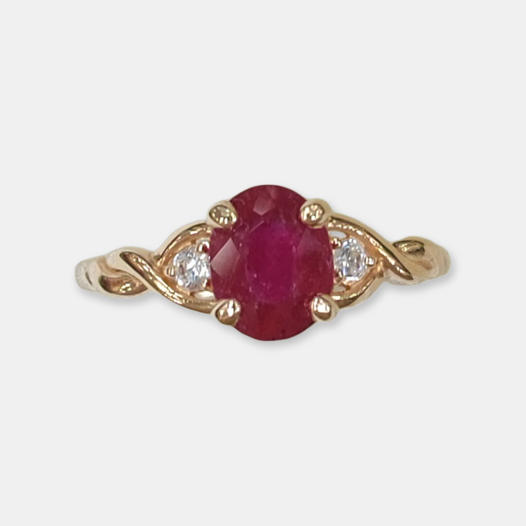 Серебряное кольцо с рубином