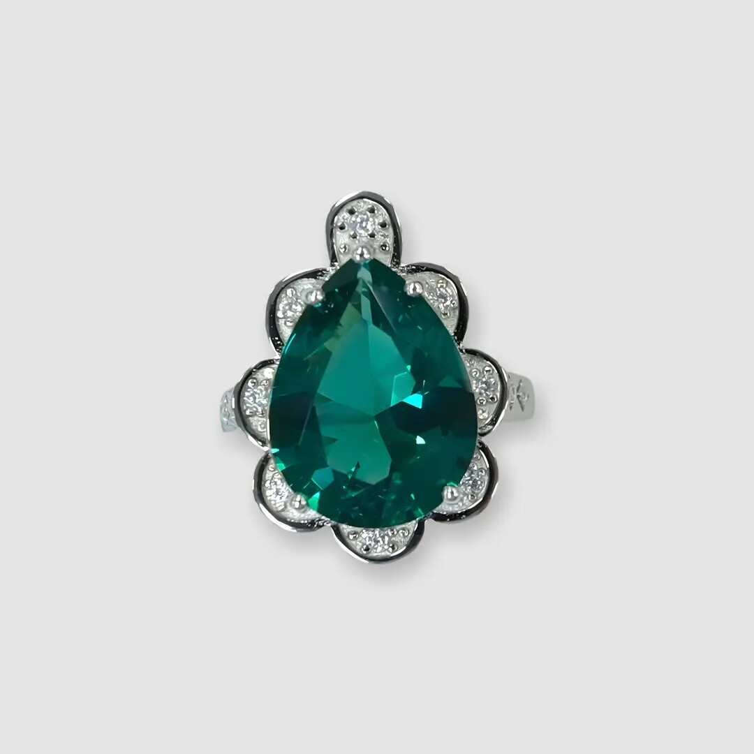 Серебряное кольцо с зеленой шпинелью