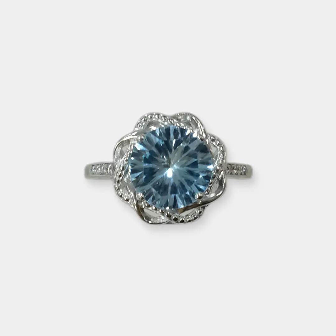 Серебряное кольцо с топазом