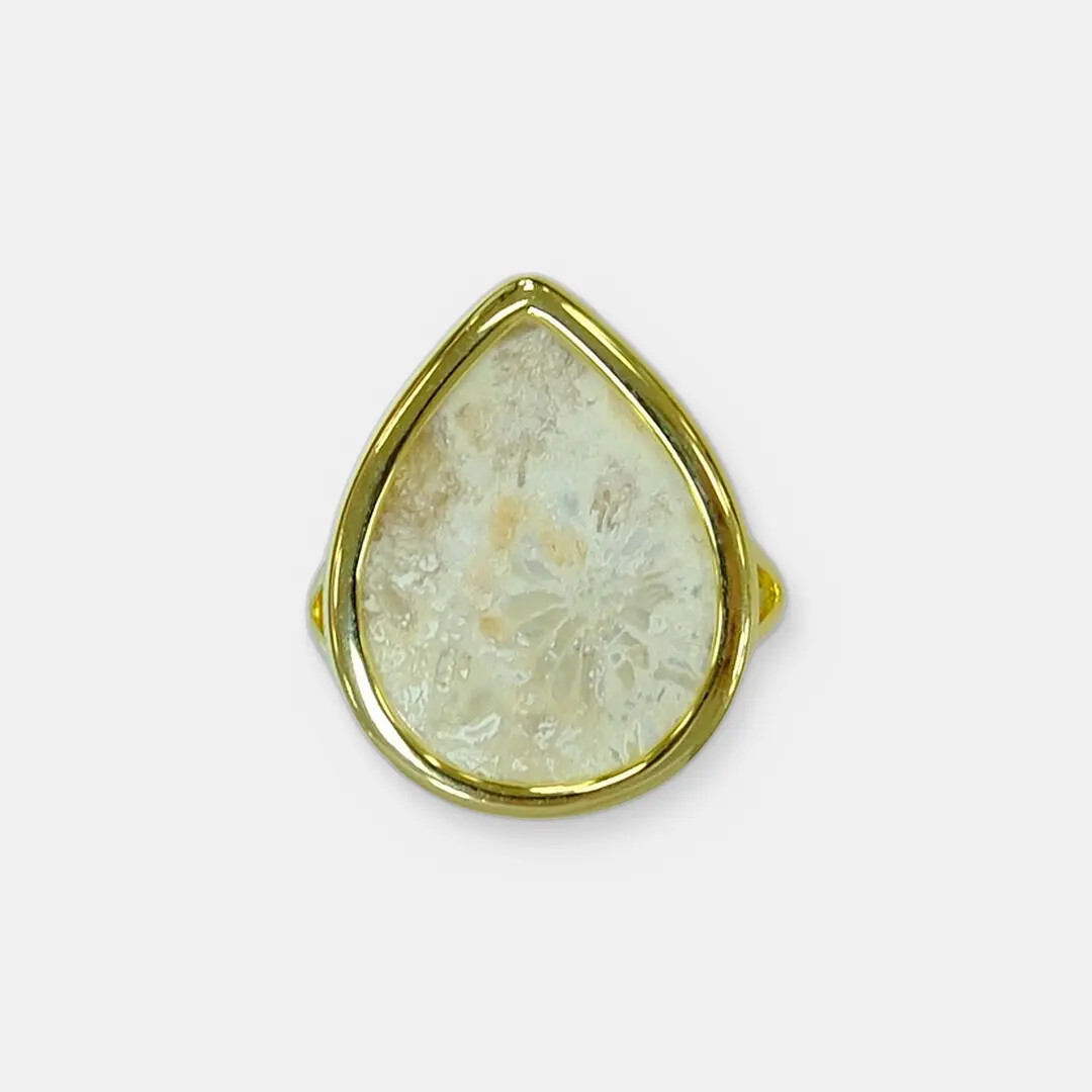 Серебряное кольцо с Хризантемовым кораллом