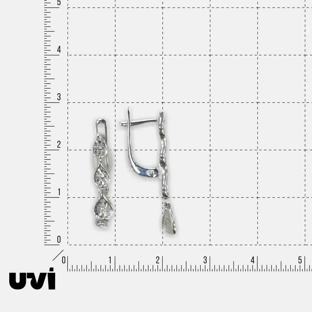 Серебряные серьги с бриллиантами