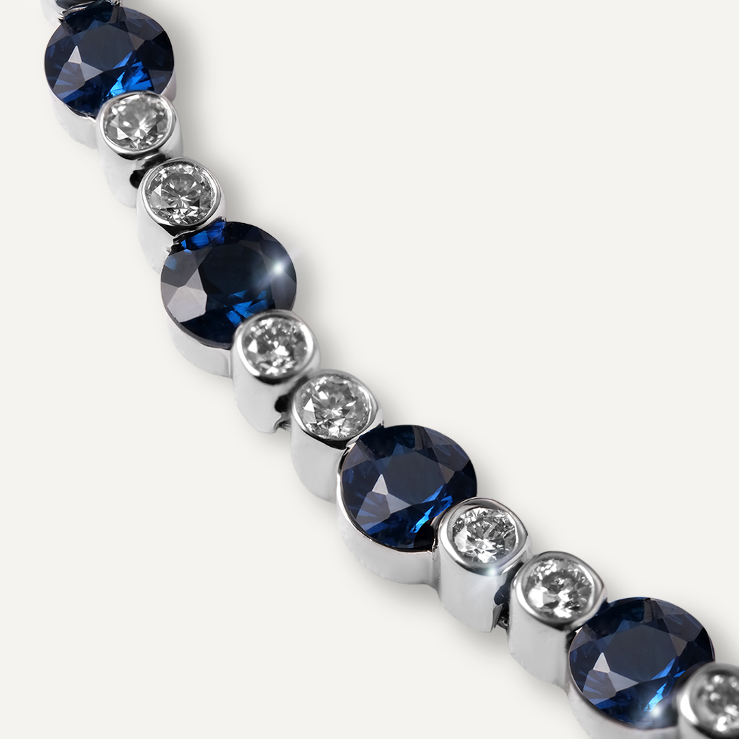 Браслет из белого золота с сапфирами и бриллиантами