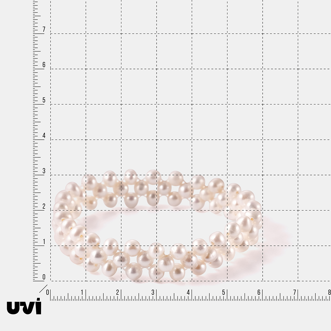Браслет из белого жемчуга на резинке
