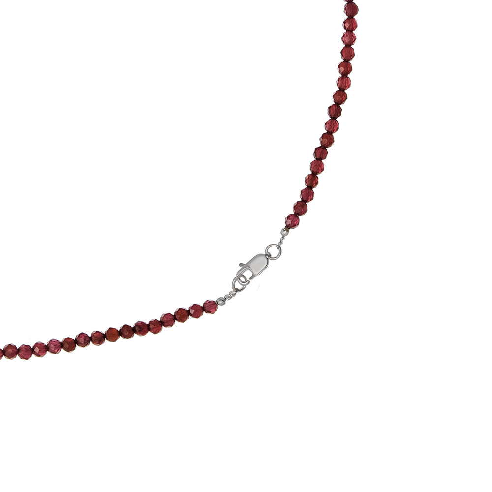 Бусы из Граната (форма шар гр. 3 мм); замок Серебро 925 пробы;