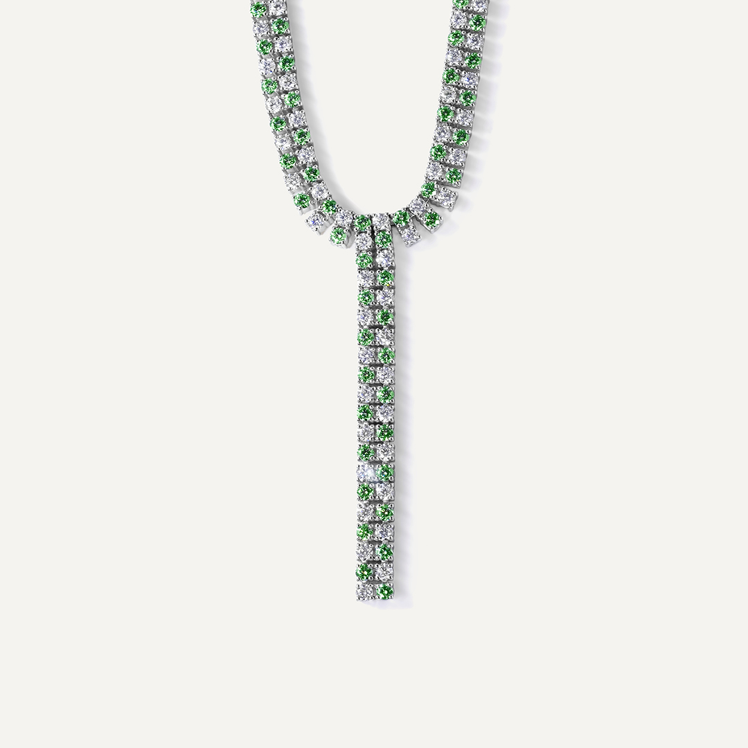 Серебряное колье с муассанитами