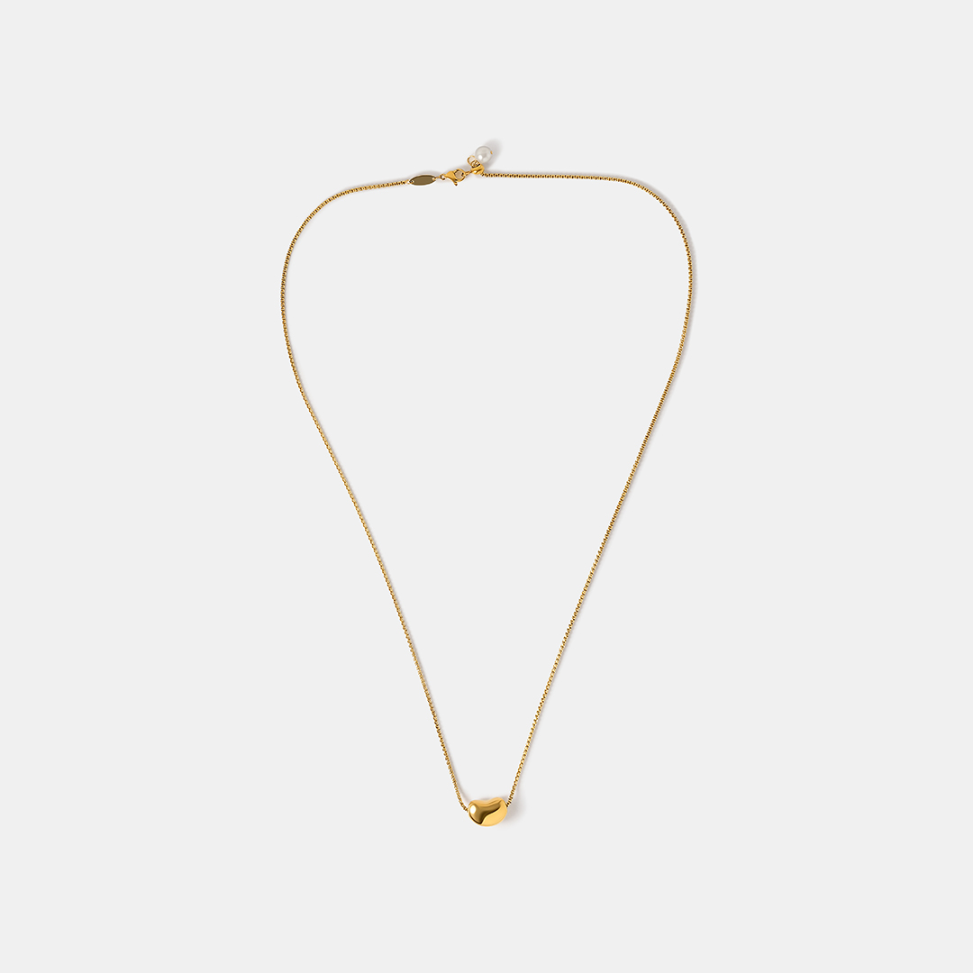 Бижутерное колье с жемчугом