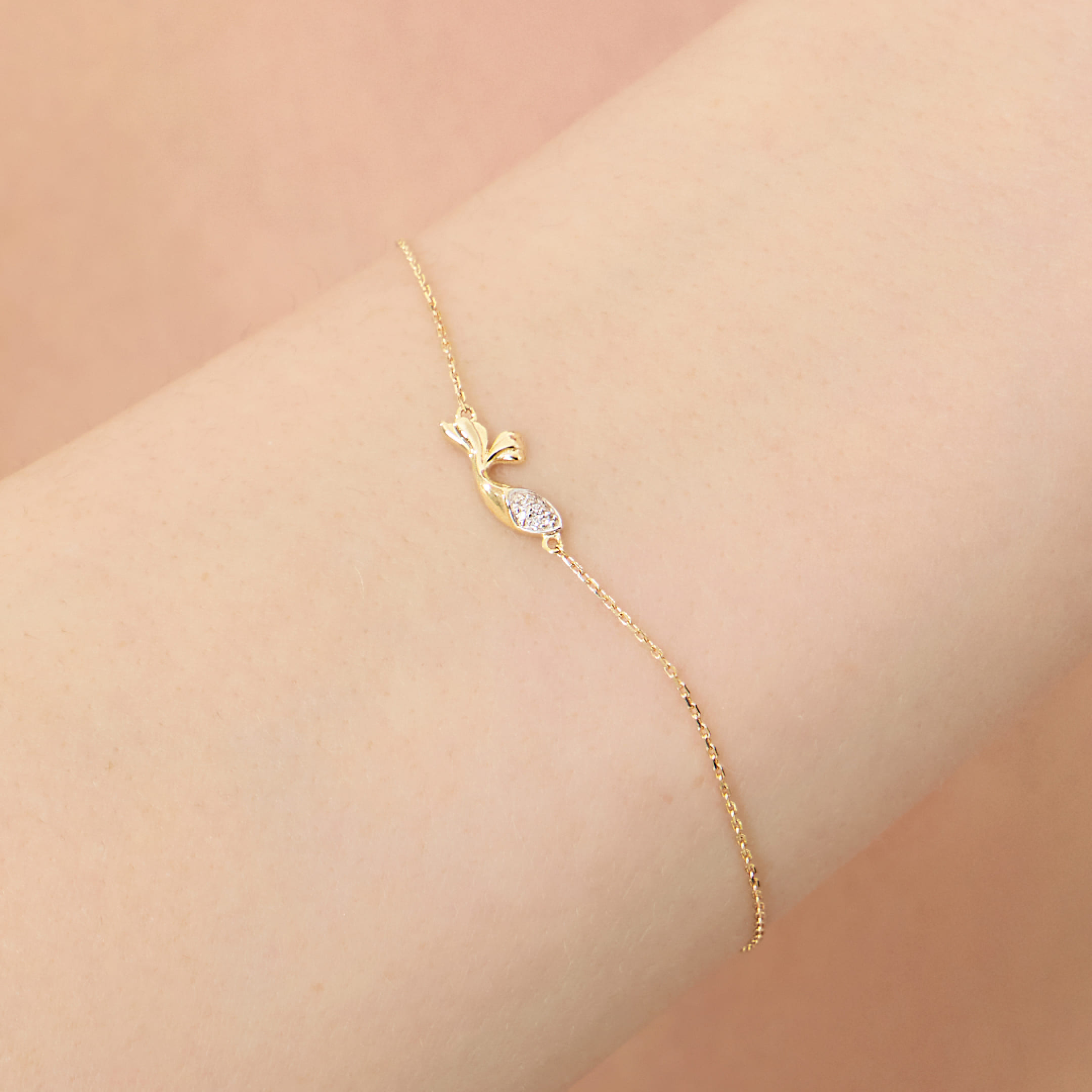 Браслет из желтого золота с бриллиантами