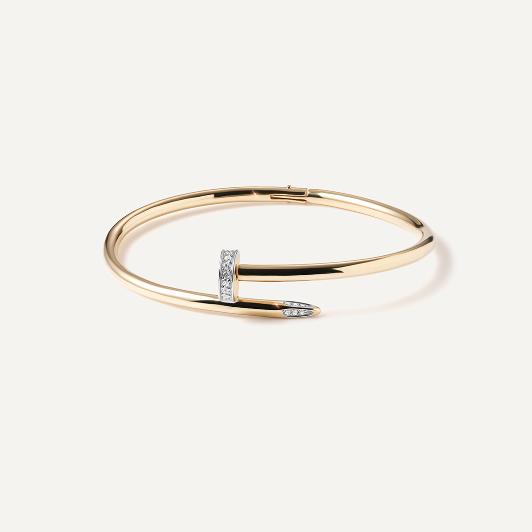 Жесткий браслет из желтого золота с бриллиантами "Гвоздь"