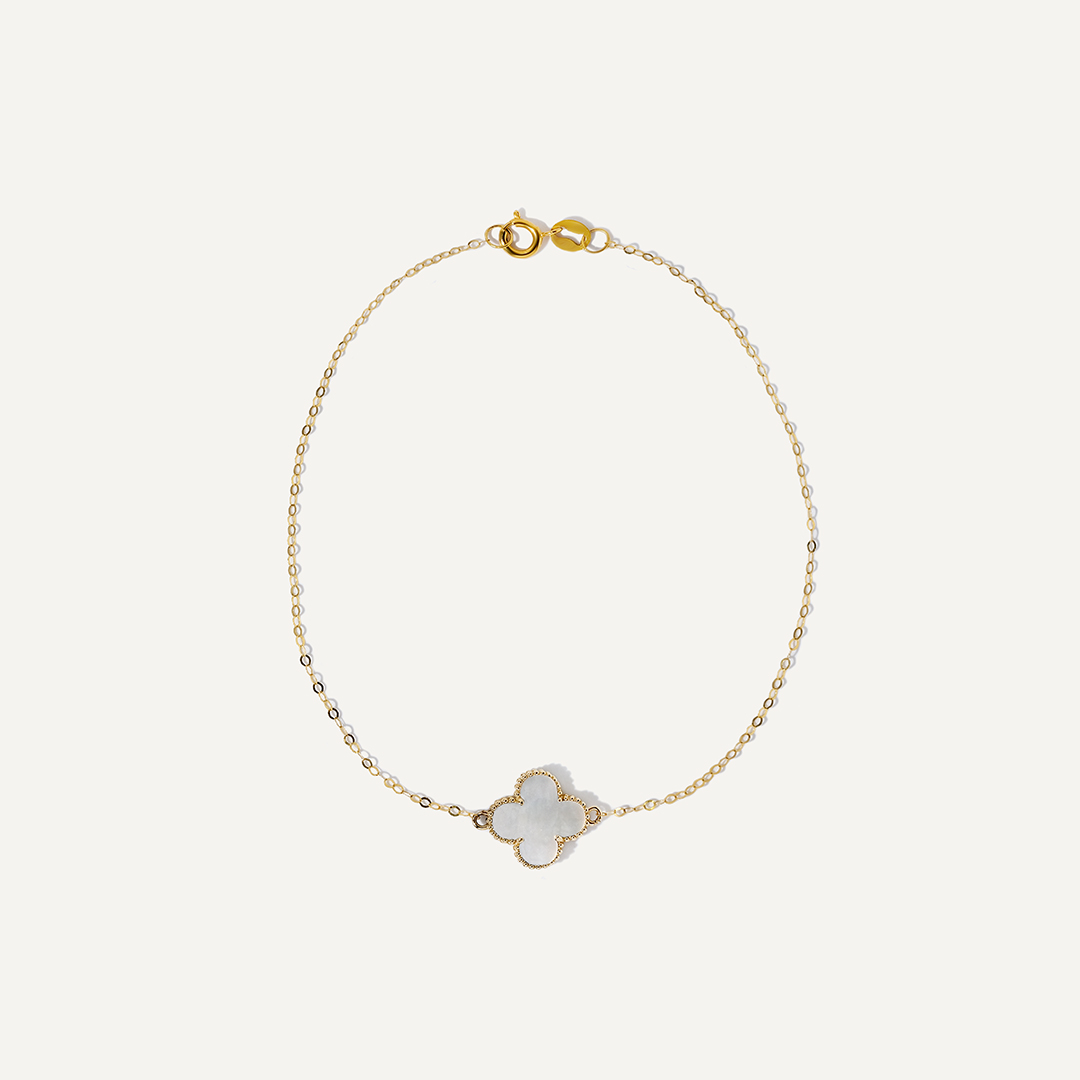 Браслет из желтого золота с перламутром "Клевер"