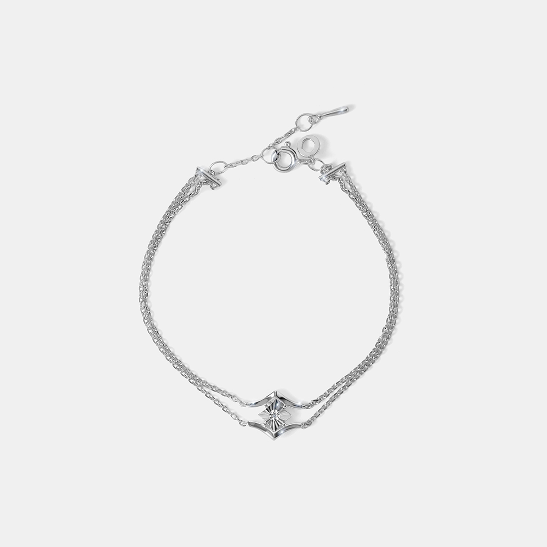 Серебряный браслет с бриллиантом