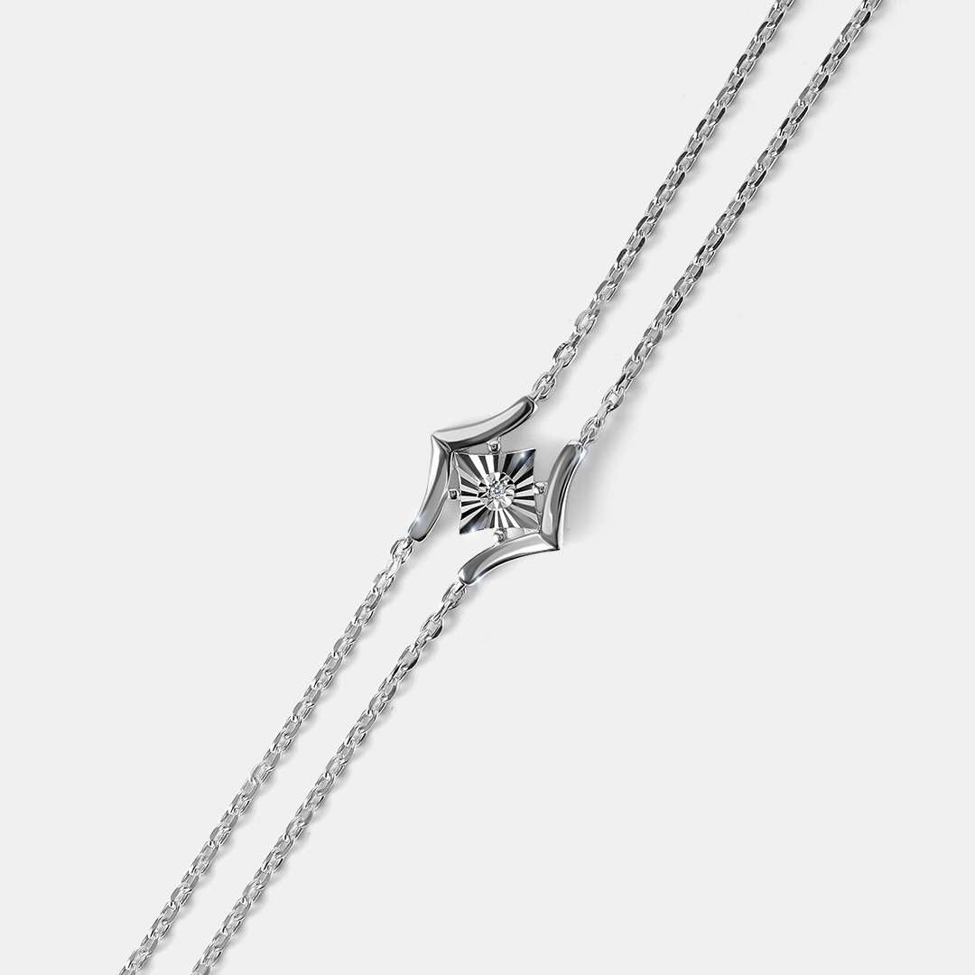 Серебряный браслет с бриллиантом