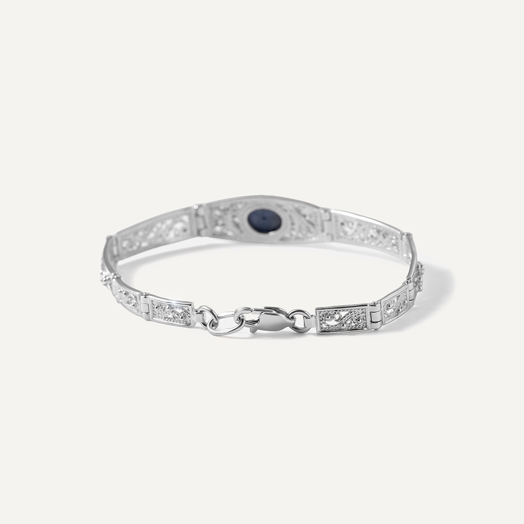 Серебряный браслет с кораллом Акори