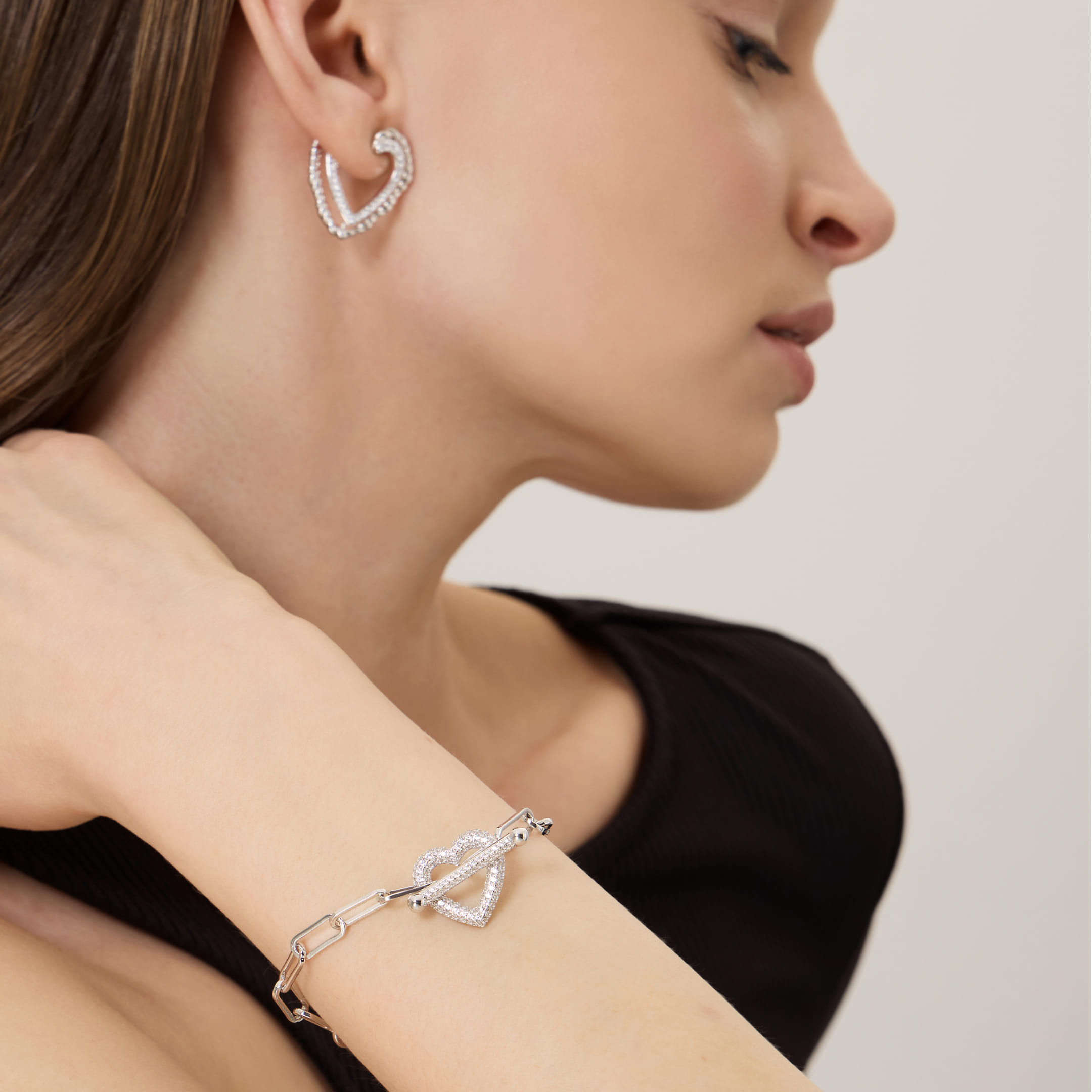 Серебряный браслет с кубическим цирконием "Сердце"