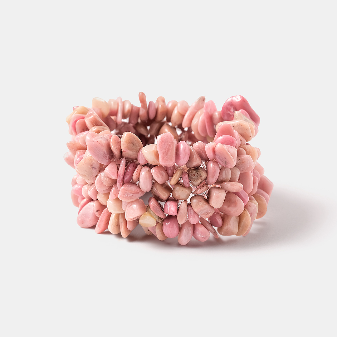 Браслет из родонита на резинке