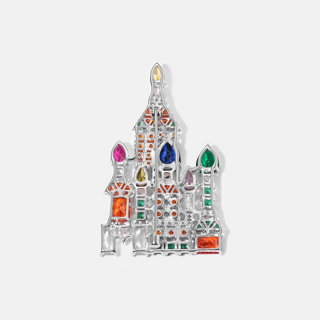 Серебряная брошь с корундом и фианитами