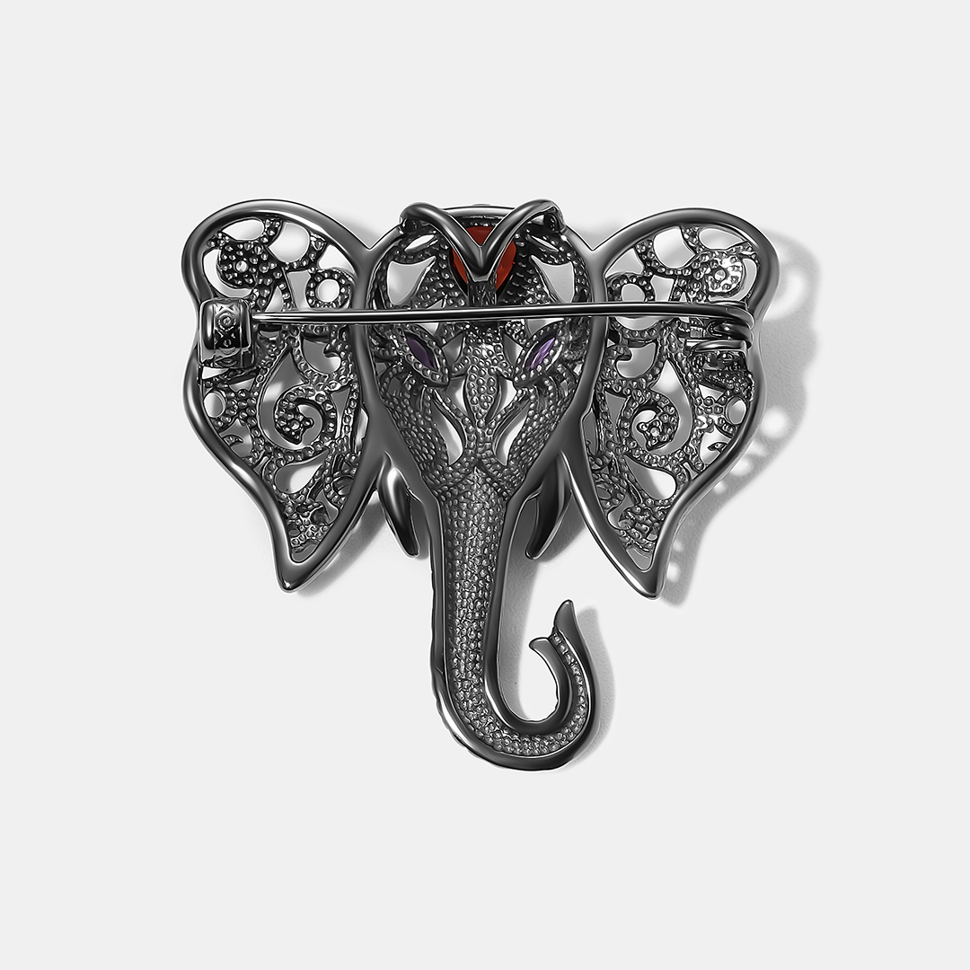 Серебряная брошь с фианитами "Слон"