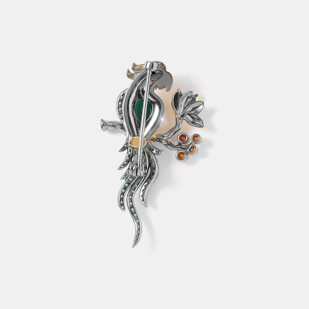 Серебряная брошь с агатом "Попугай"
