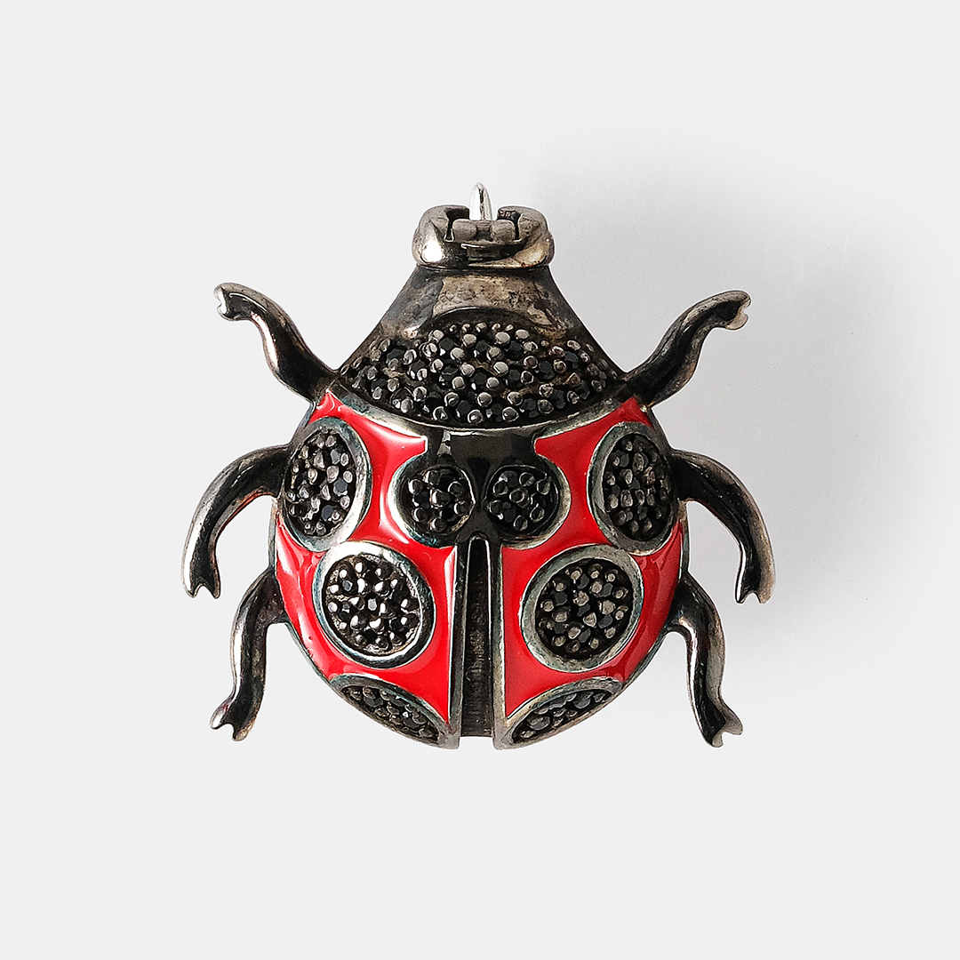 Серебряная брошь с фианитами "Божья коровка"