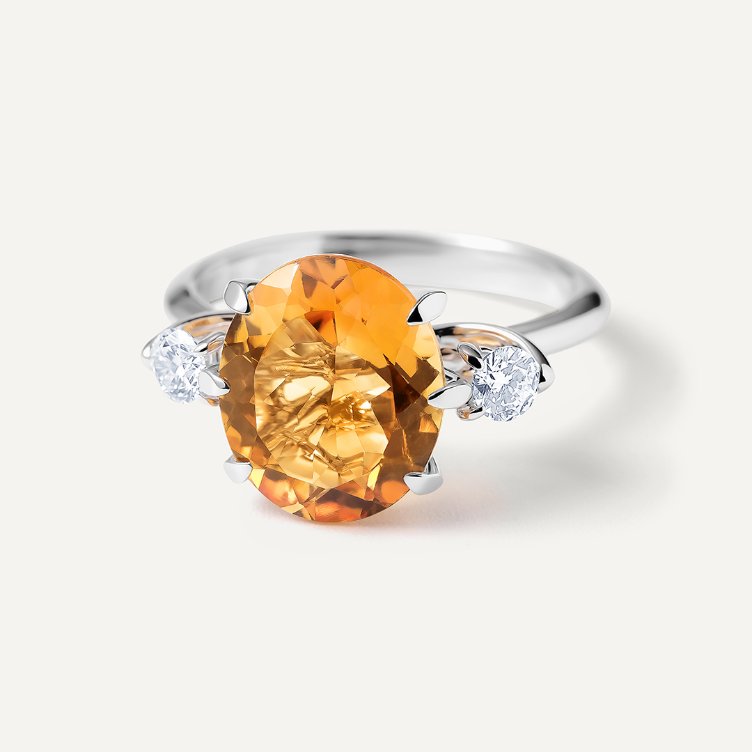 Кольцо из белого золота с цитрином
