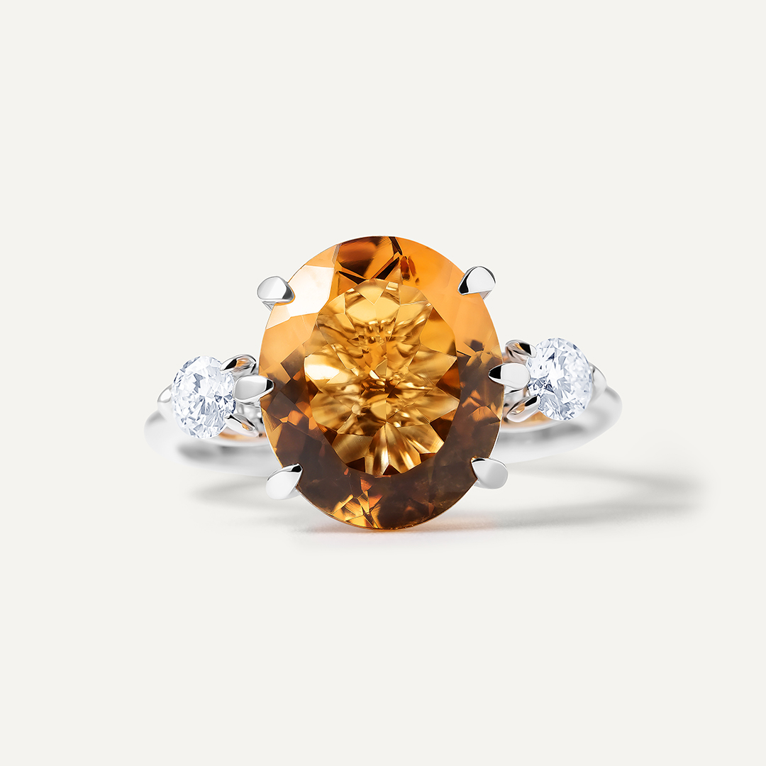 Кольцо из белого золота с цитрином