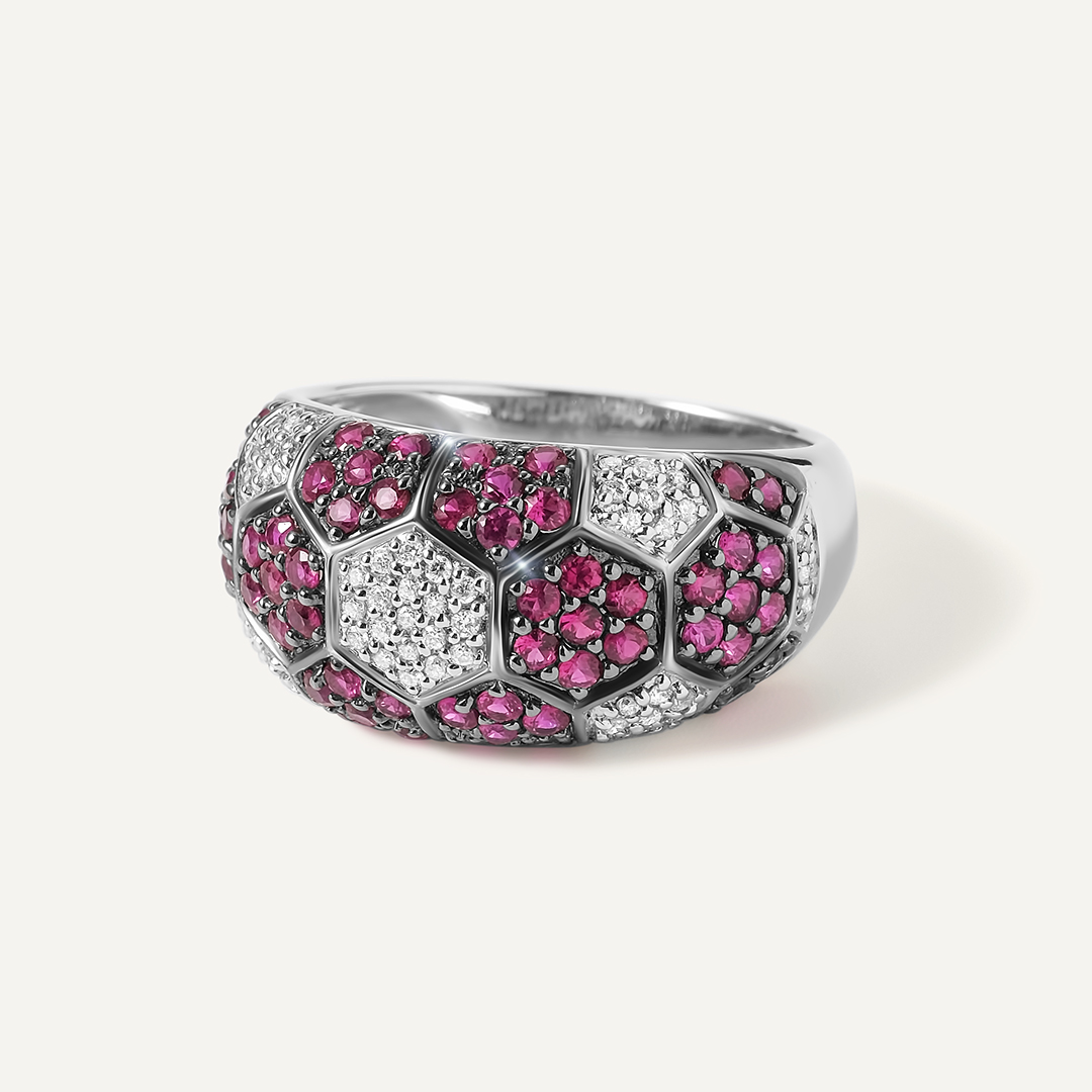 Кольцо из белого золота с рубинами и бриллиантами