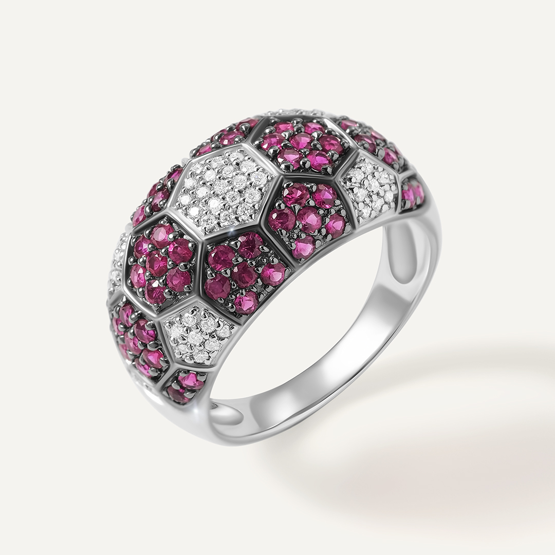 Кольцо из белого золота с рубинами и бриллиантами