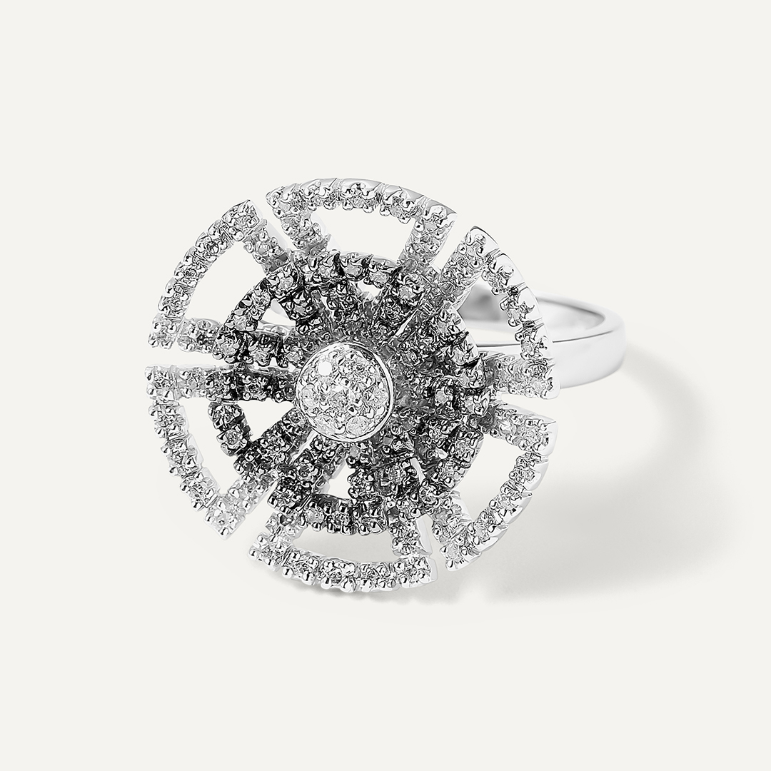 Кольцо из белого золота с бриллиантами