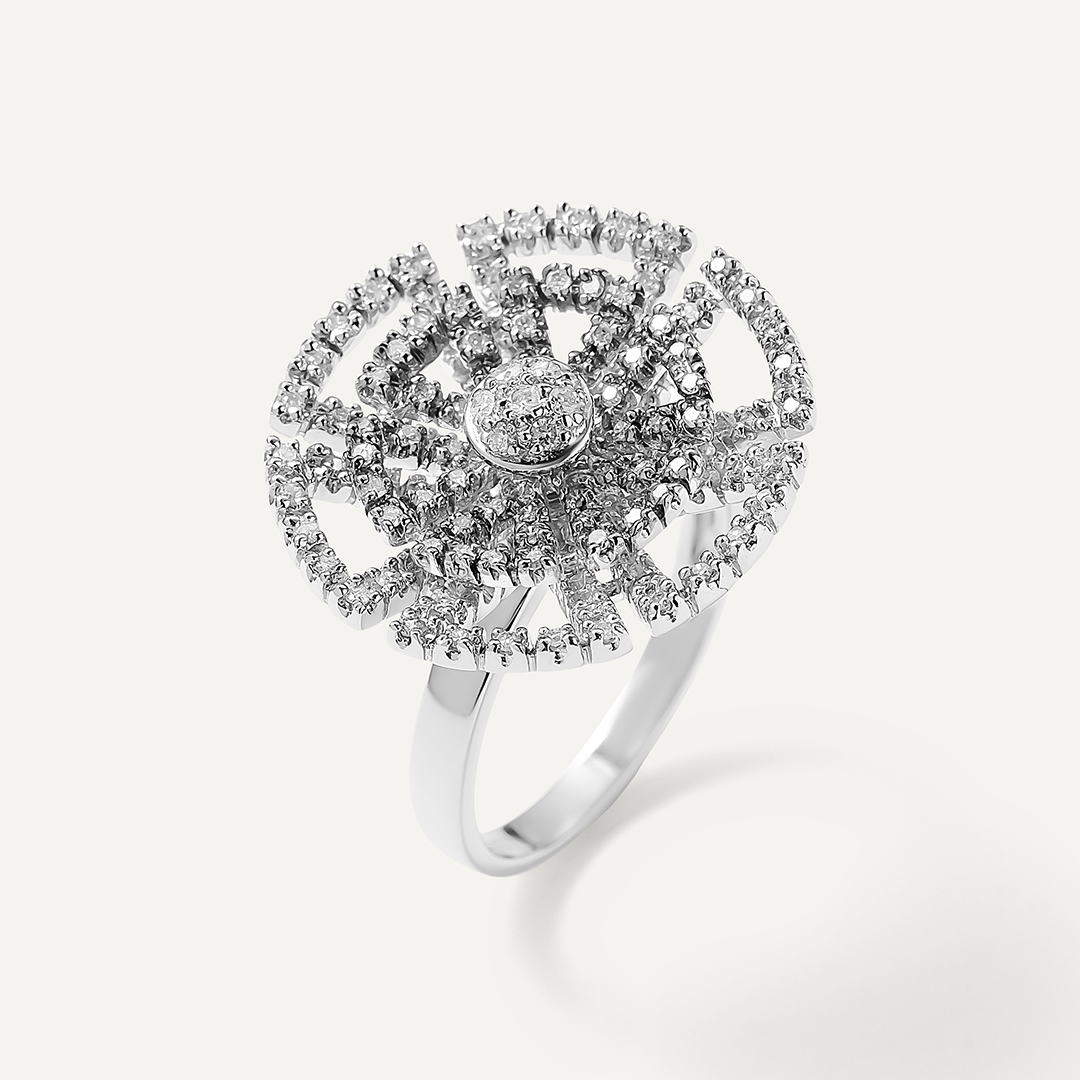 Кольцо из белого золота с бриллиантами