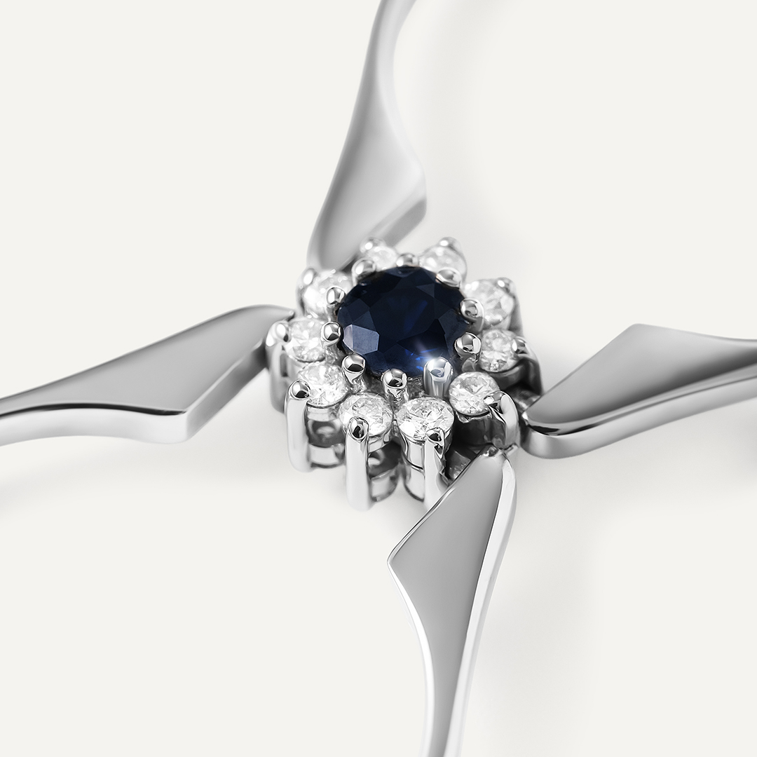 Кольцо-трансформер из белого золота с сапфиром и бриллиантами "Цветок"