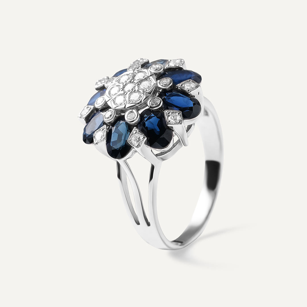 Кольцо из белого золота с сапфирами