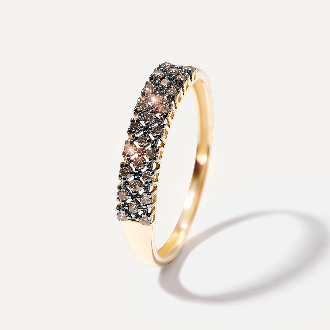 Кольцо из желтого золота с коньячными бриллиантами