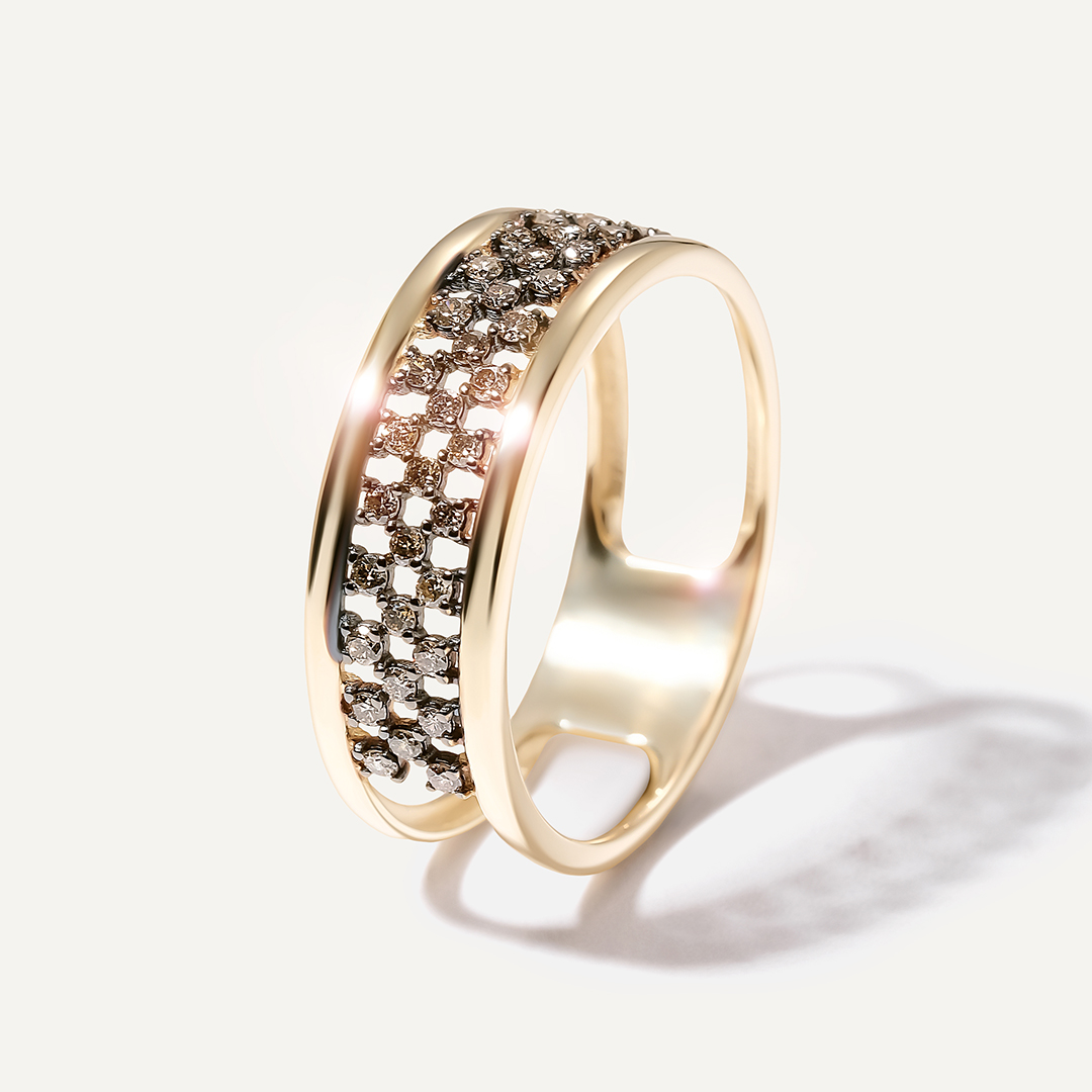 Кольцо из желтого золота с коньячными бриллиантами