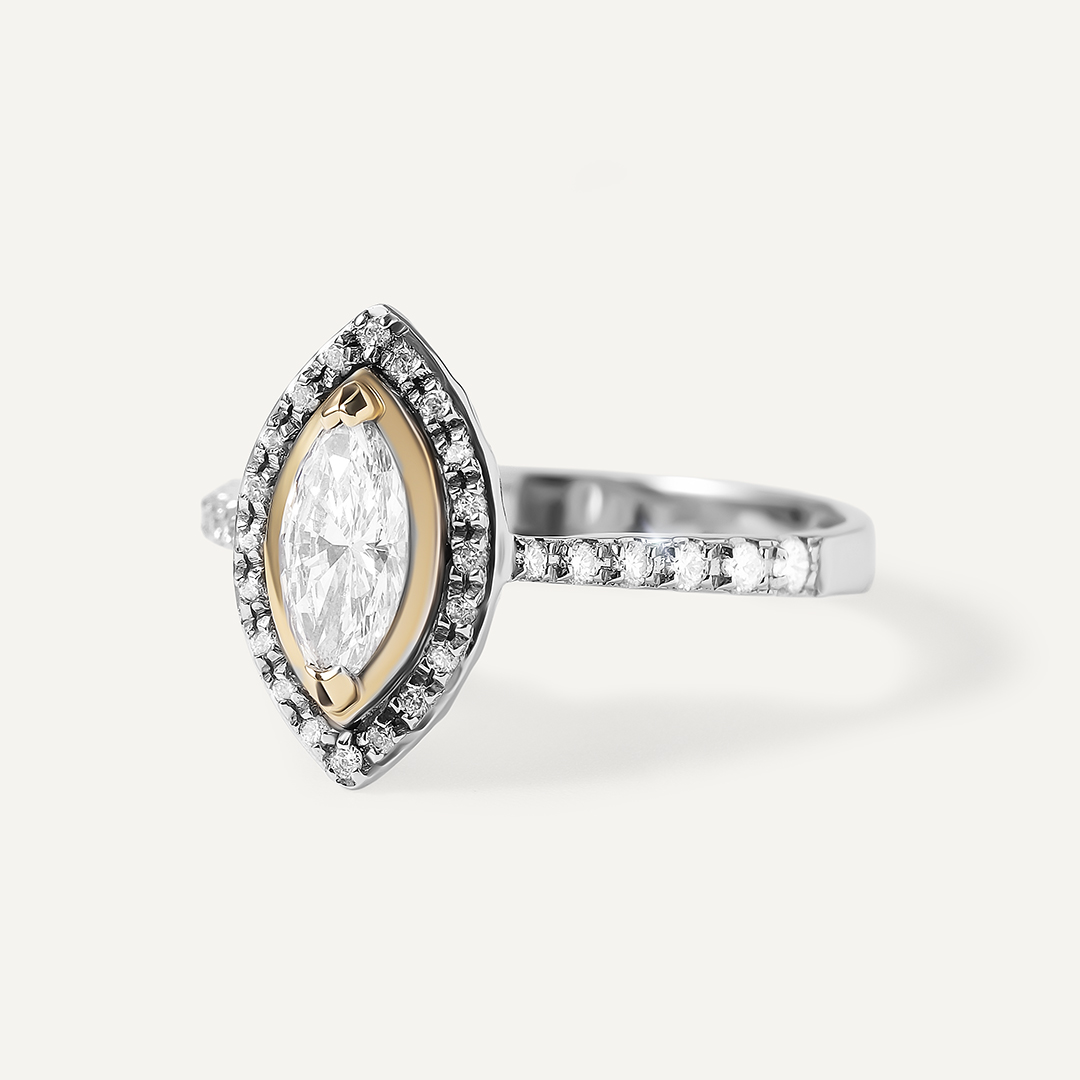 Кольцо из комбинированного золота с бриллиантами