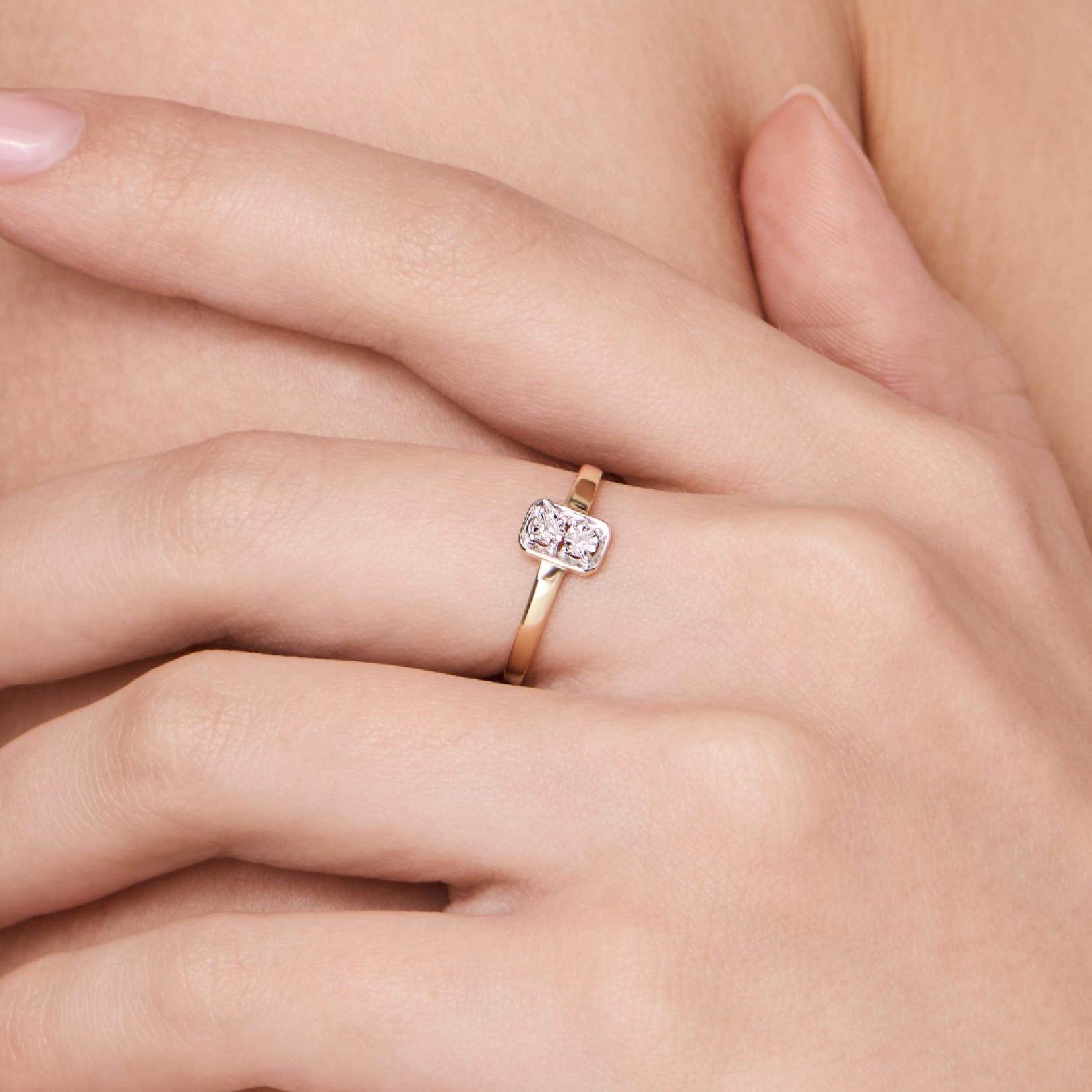 Кольцо из желтого золота с бриллиантами