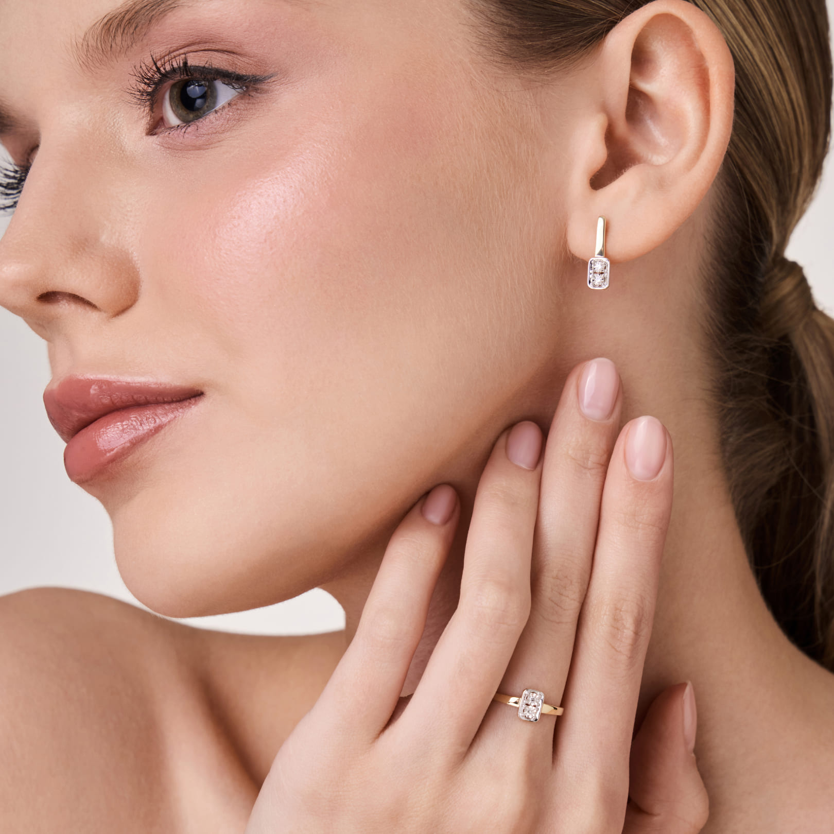 Кольцо из желтого золота с бриллиантами