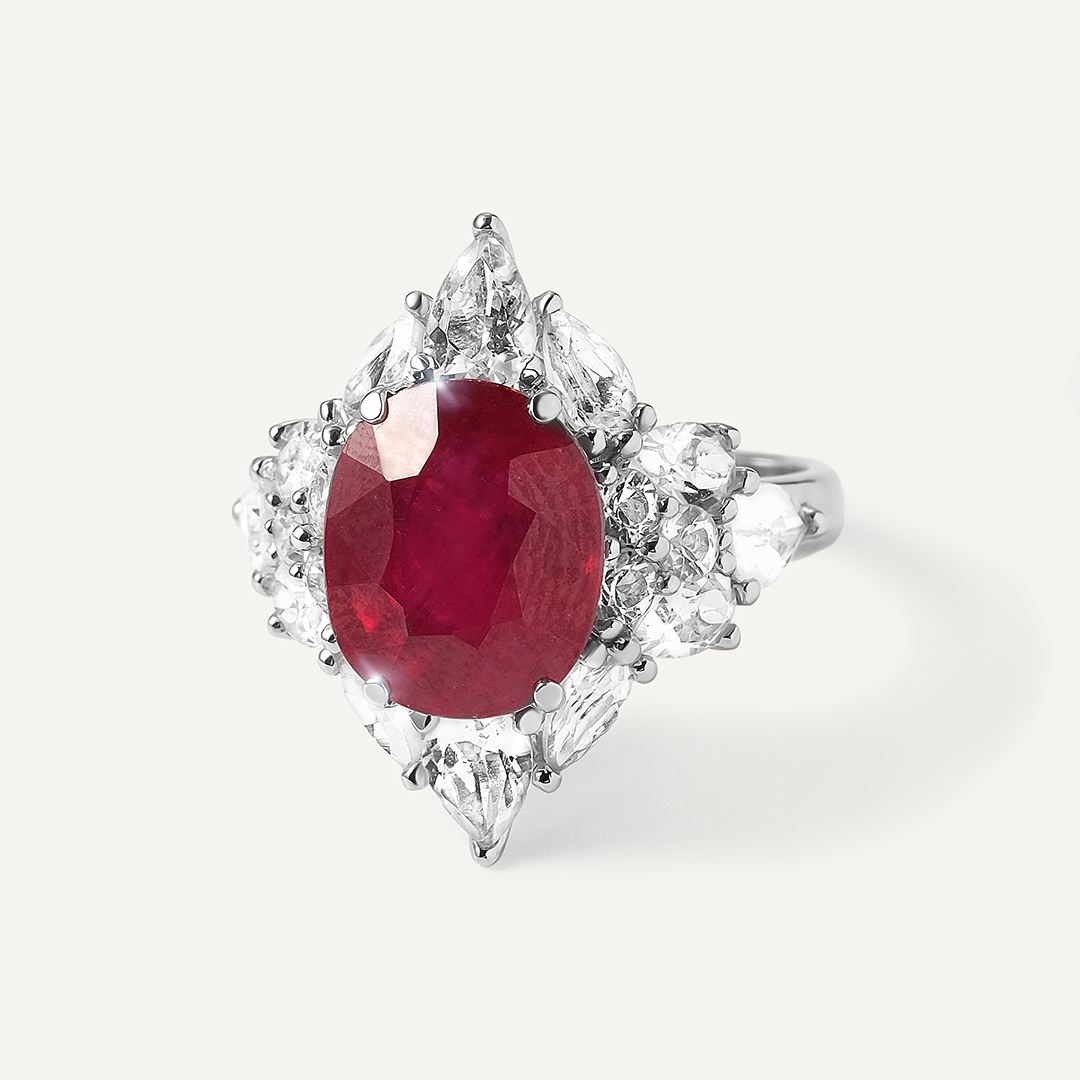 Кольцо из белого золота с рубином