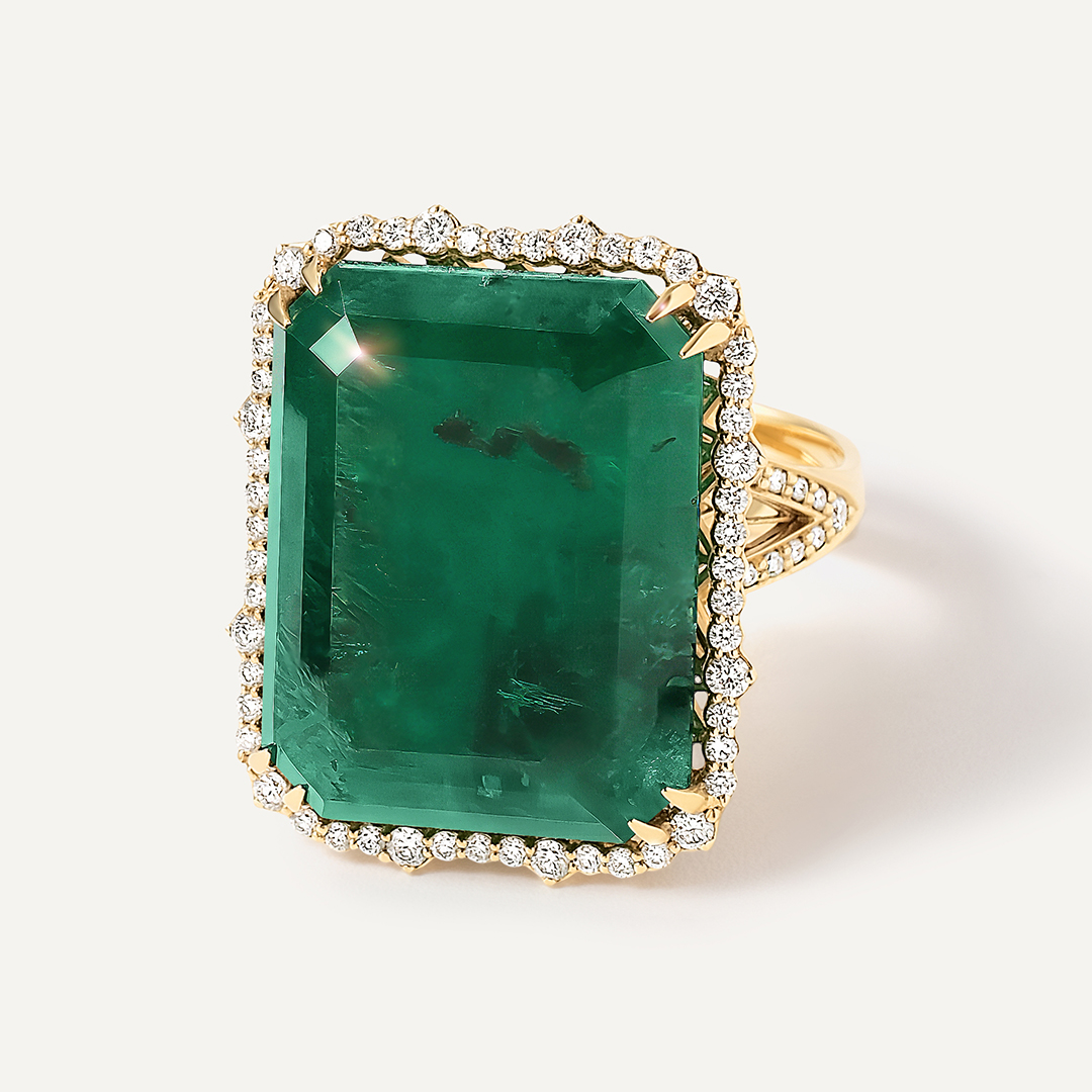 Кольцо из желтого золота с изумрудом