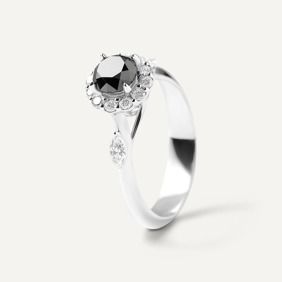 Кольцо из белого золота с бриллиантами