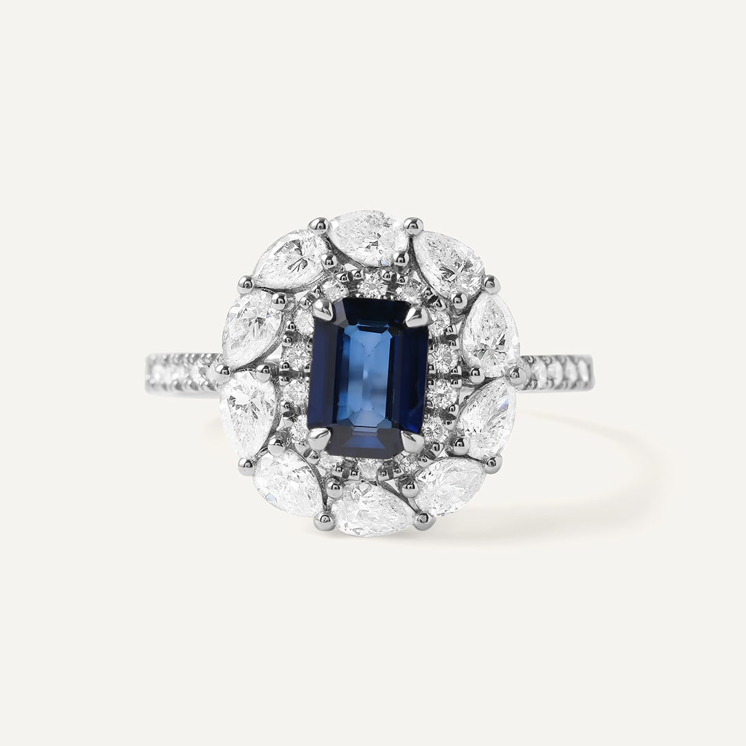 Кольцо из белого золота с сапфиром