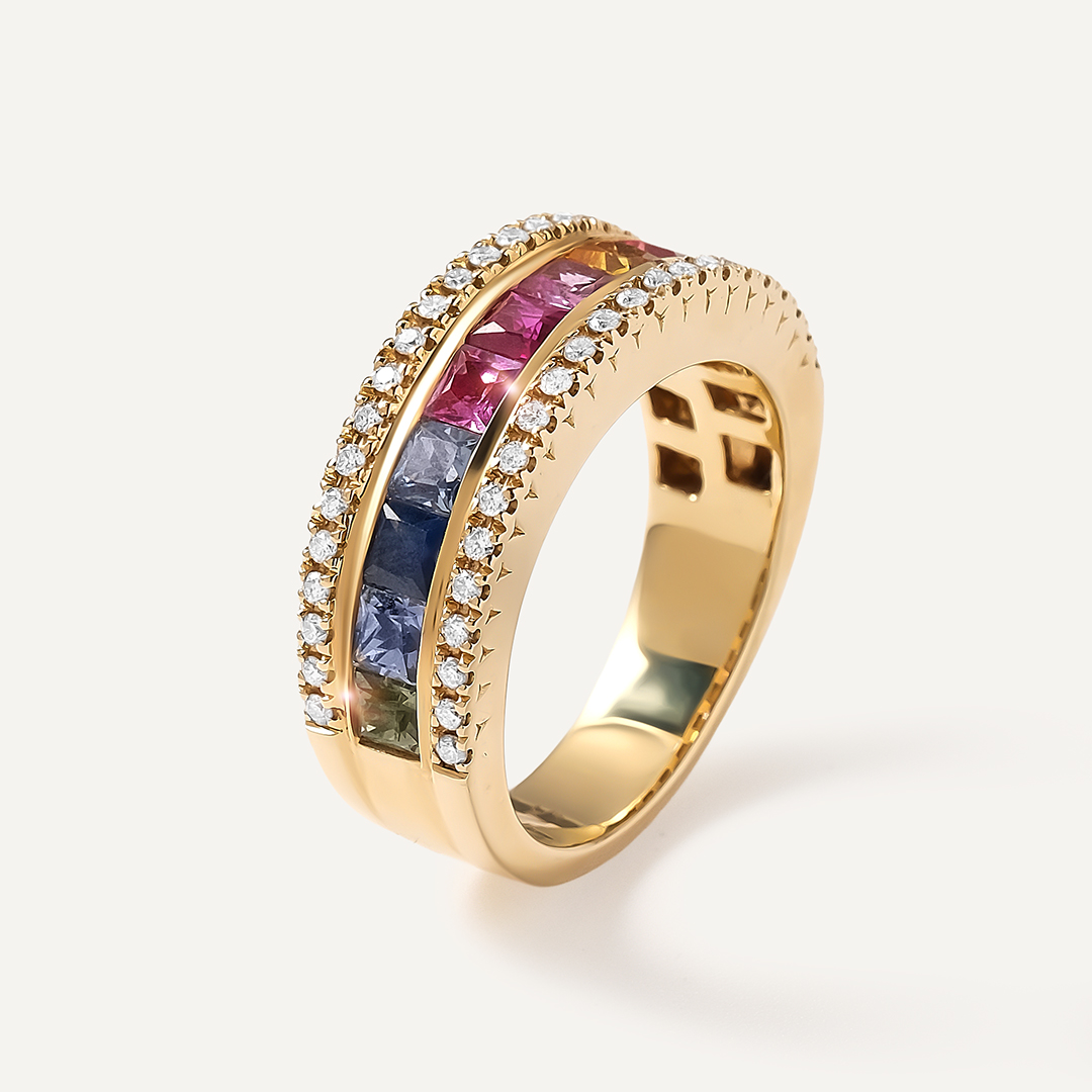Кольцо из желтого золота с цветными сапфирами