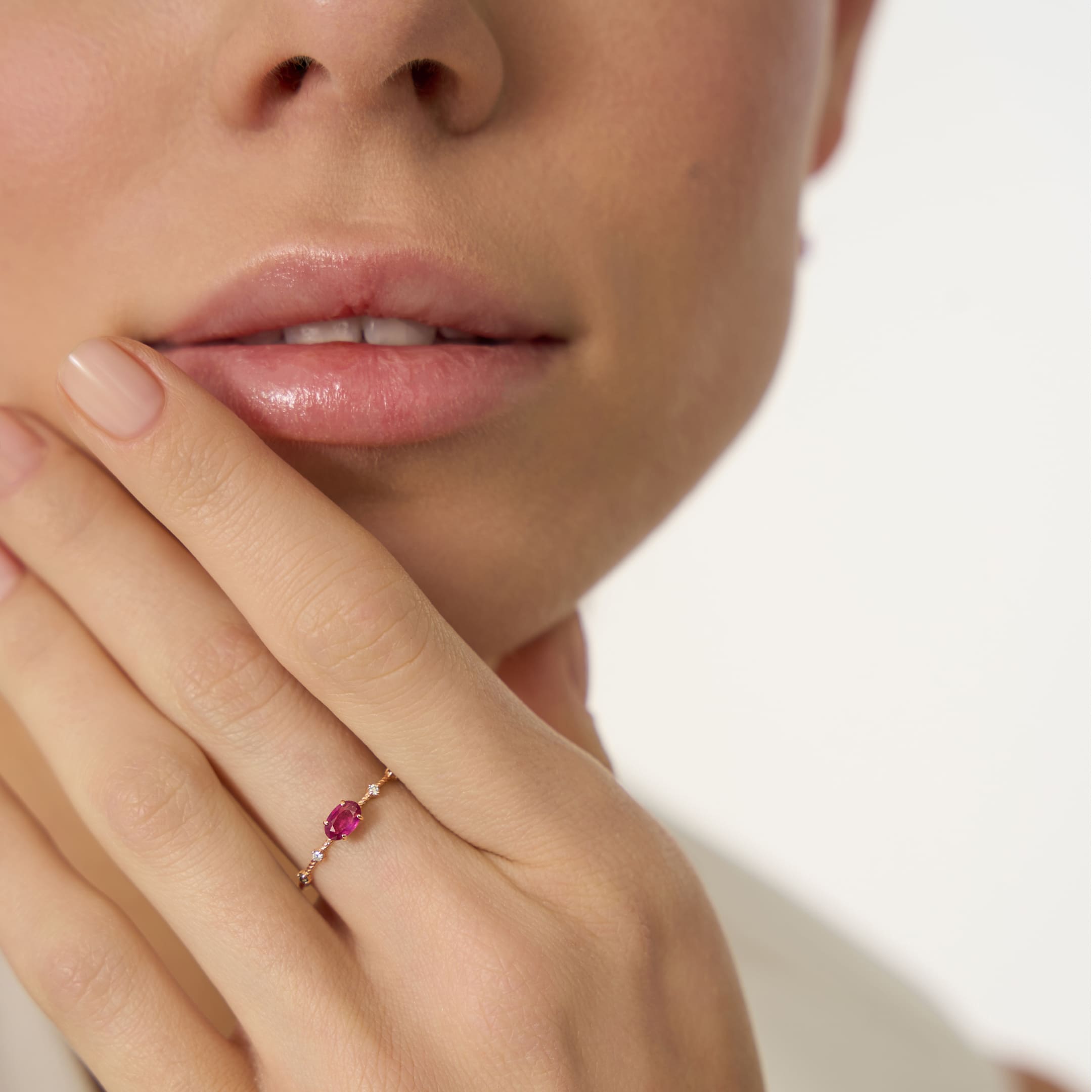 Кольцо из золота с рубином