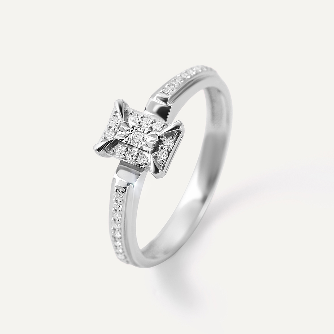 Кольцо из белого золота с бриллиантами