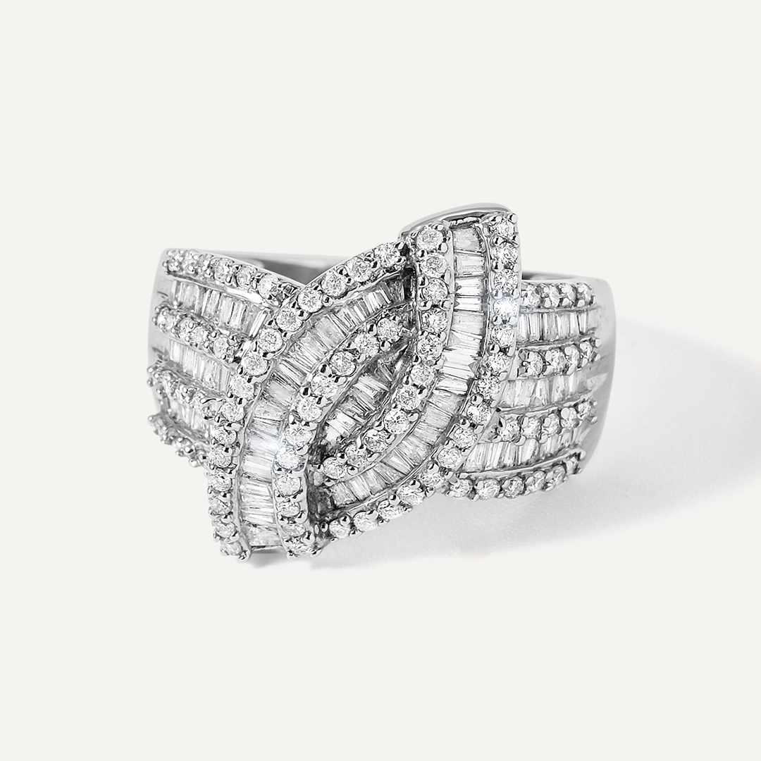 Кольцо из белого золота с бриллиантами