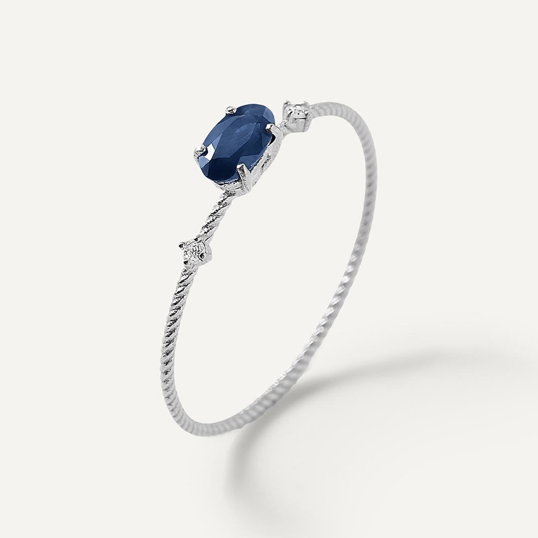 Кольцо из белого золота с сапфиром